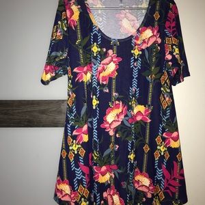 Lularoe perfect tee